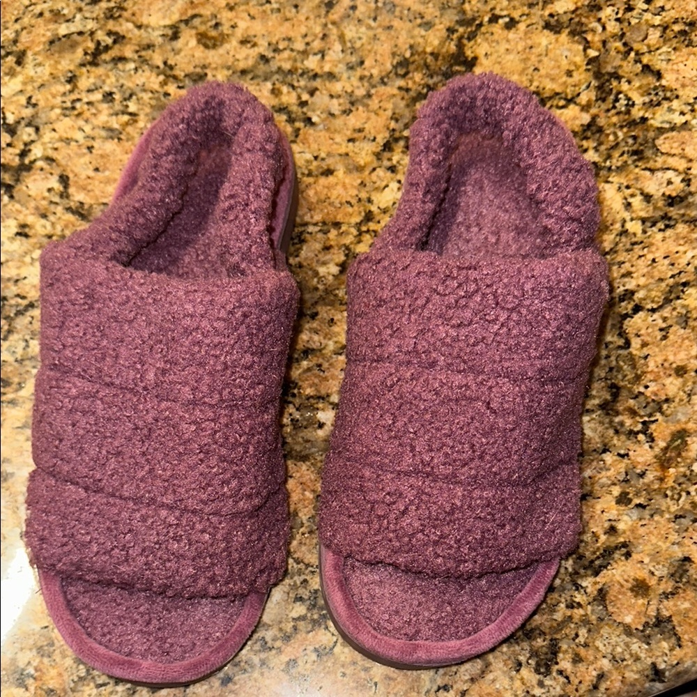 Sonoma Goods For Life.  Cozy Purple Fleece Slippers
